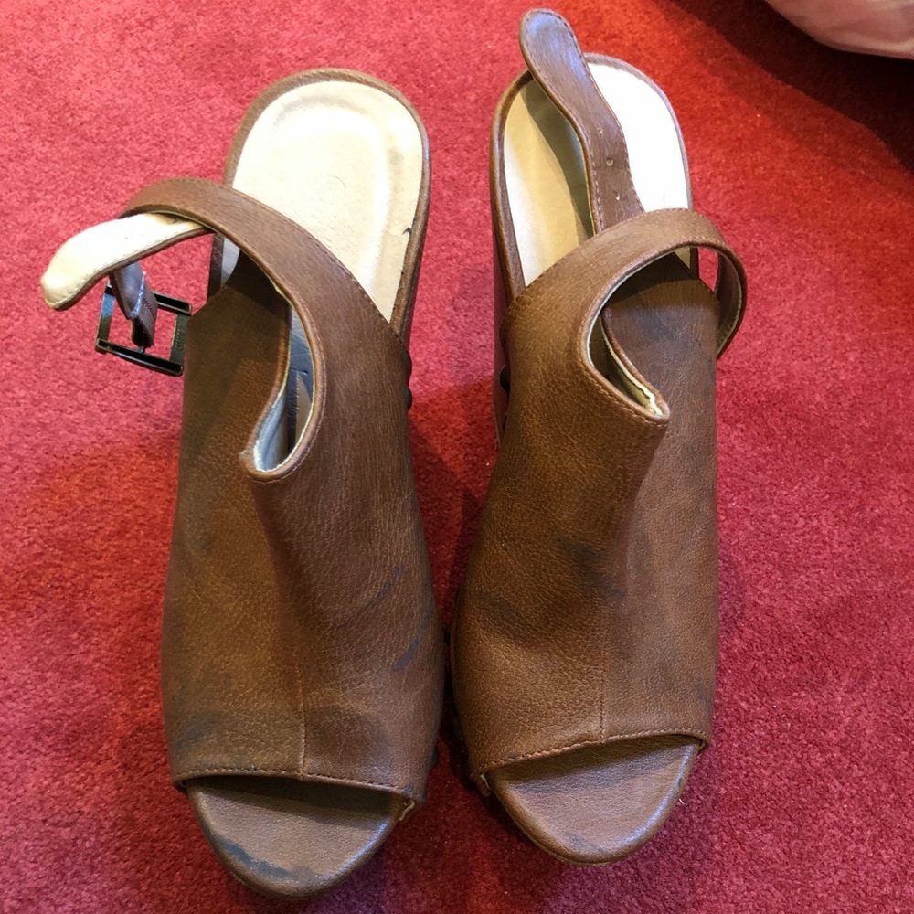 Brown wedges